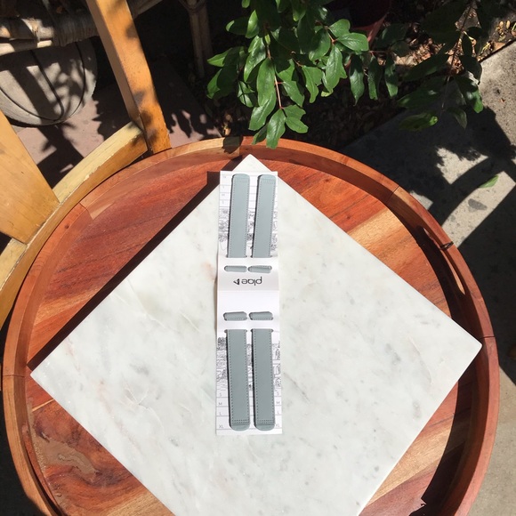 PLAEđź”´SET OF 4 Tabs new in packaging - Picture 4 of 8